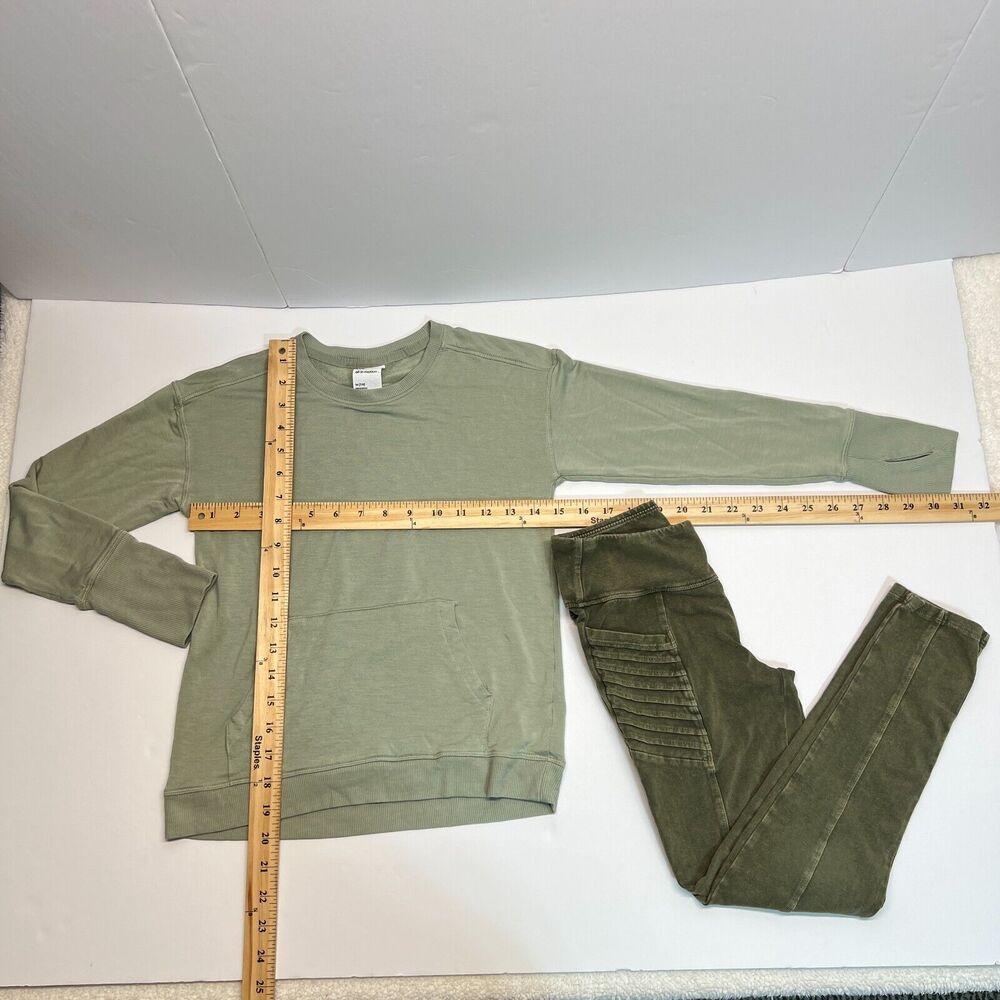 All In Motion/Treasure & Bond 2 Piece Set Legging and Shirt Green, Sz M